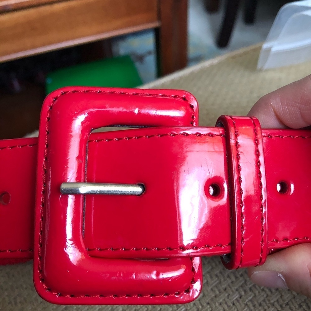 Leather red patent stretch belt M/L - Picture 2 of 12